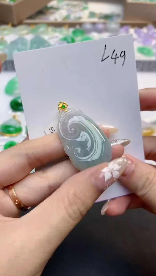 翡翠18K金镶嵌颈饰天然缅甸a货翡翠