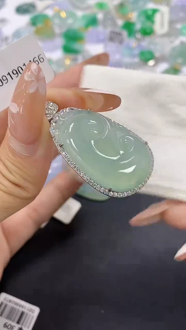 颈饰银S925镶嵌翡翠a货假一赔三支持复检百元上9元证书费自理