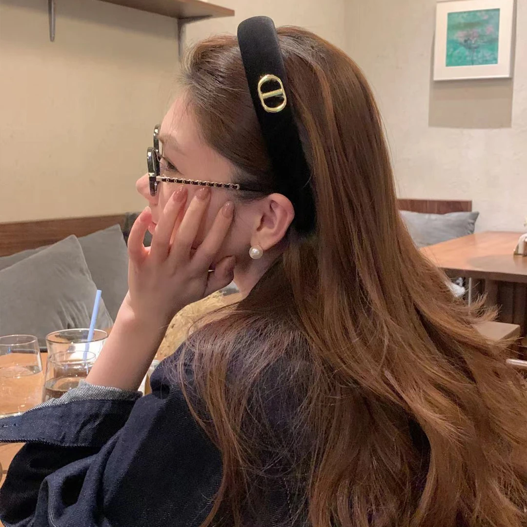 秋冬轻奢高级猪鼻子丝绒发箍高颅顶洗脸头箍女2025新款发饰女