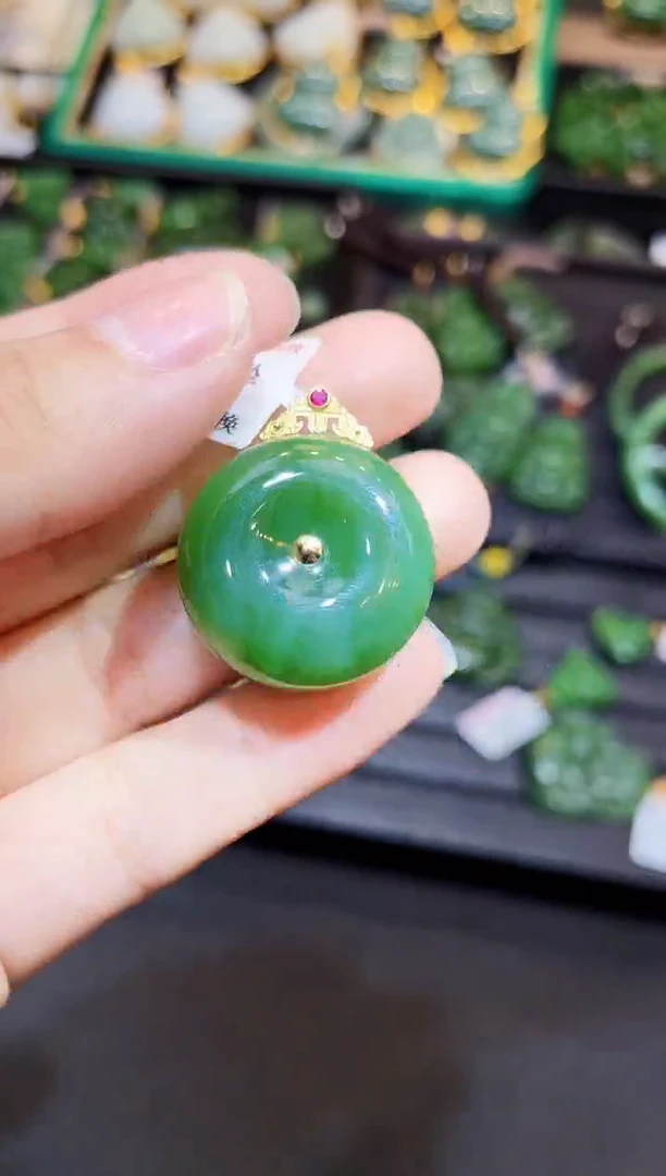 和田玉18K金镶嵌吊坠(赠链)30MM 多样性发一