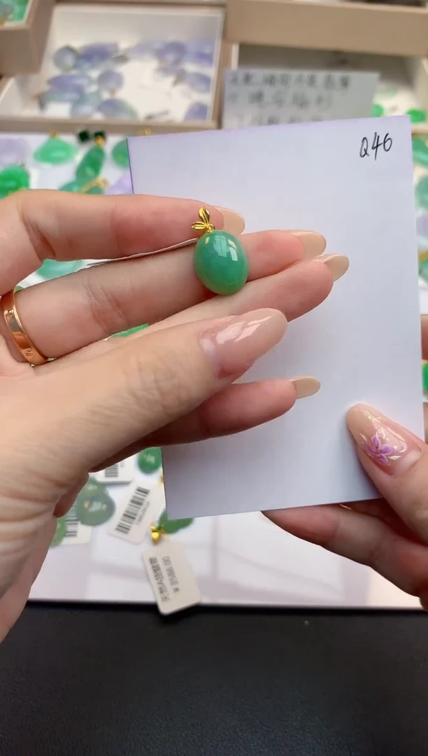 颈饰18K金镶嵌翡翠天然缅甸A货翡翠