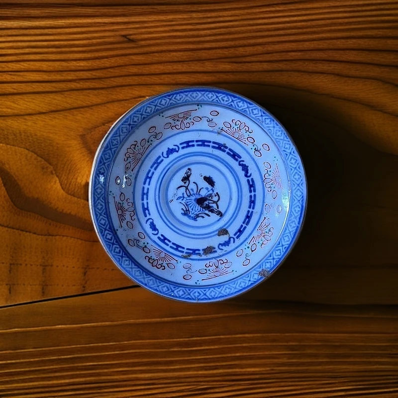 {微瑕慎拍}（两片）青花玲珑加彩兰花纹圆盘12公分