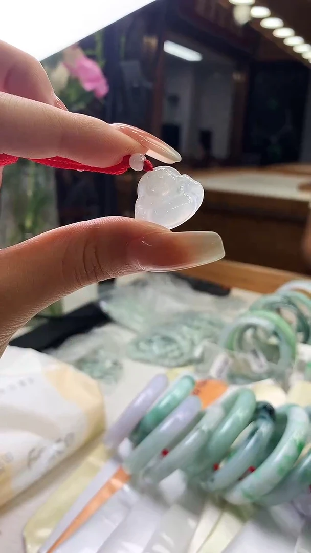 翡翠挂件未镶嵌佛公