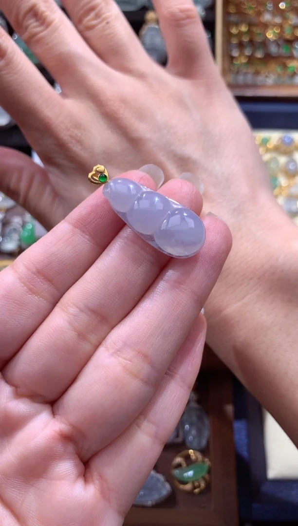 颈饰18K金镶嵌翡翠翡翠