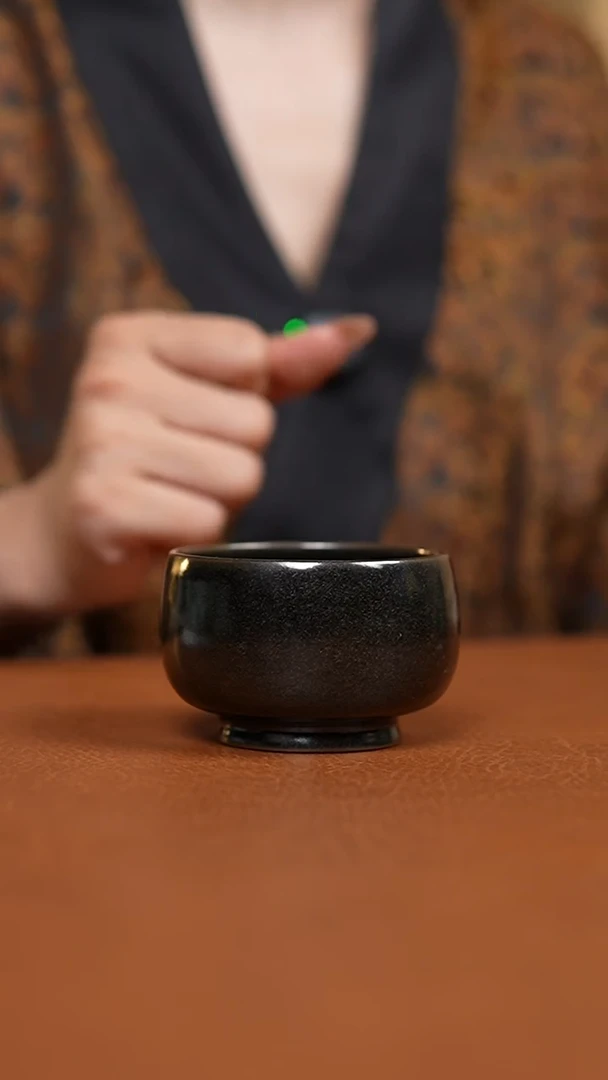 瓷片乌金釉罗汉杯