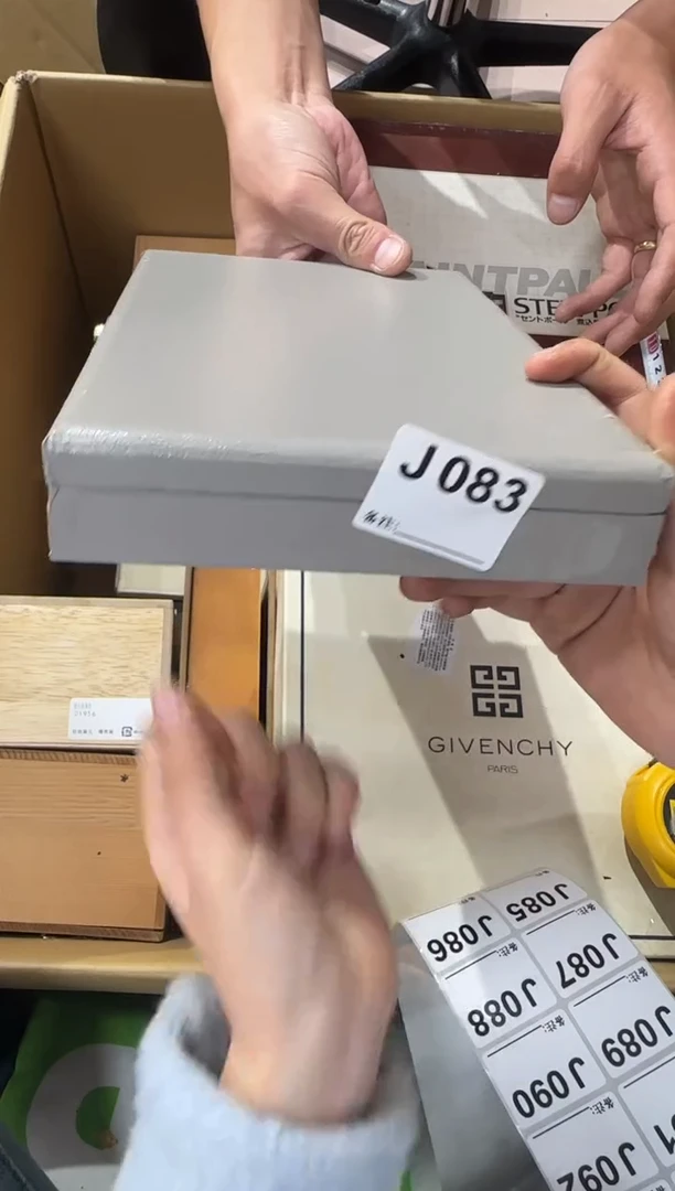 月**语083...中古產品謹慎參拍