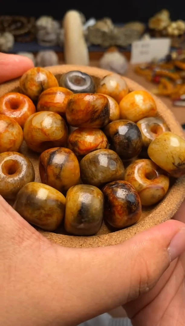 和田玉未镶嵌吊坠(不含链)杂件56-桶珠随机-有裂