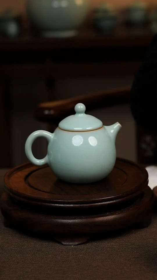 瓷片天青色全手工龙蛋壶200ml微瑕不带礼盒