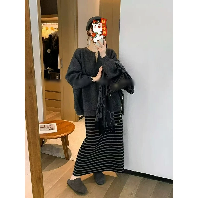 大码韩系V领长袖针织衫休闲条纹半身裙冬季两件套459632#