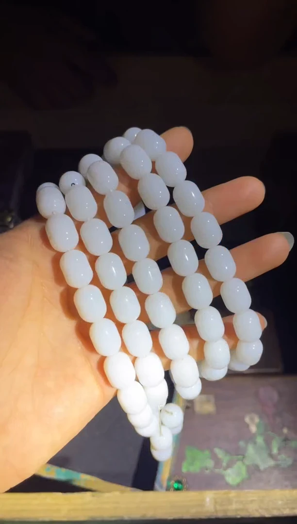 和田玉未镶嵌颈饰白玉米粒108颗项链1件