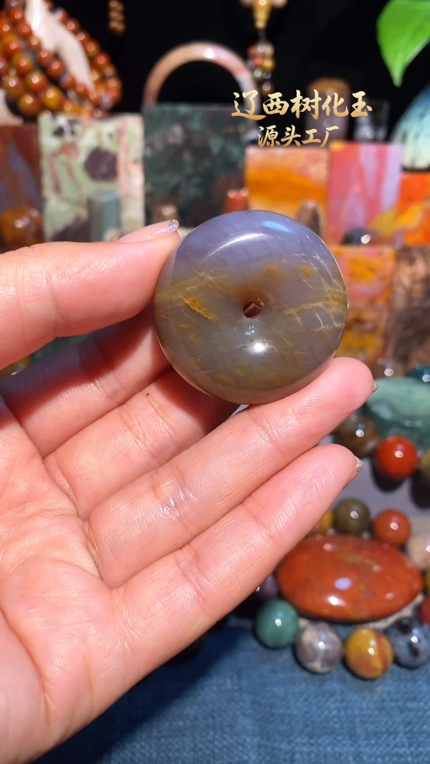 未镶嵌-硅化玉马*才天然北票硅化玉吊坠