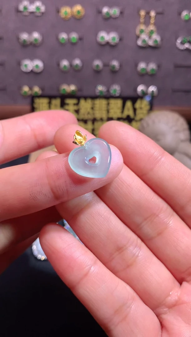 翡翠18K金镶嵌颈饰天然翡翠A货.源头工厂价福利价