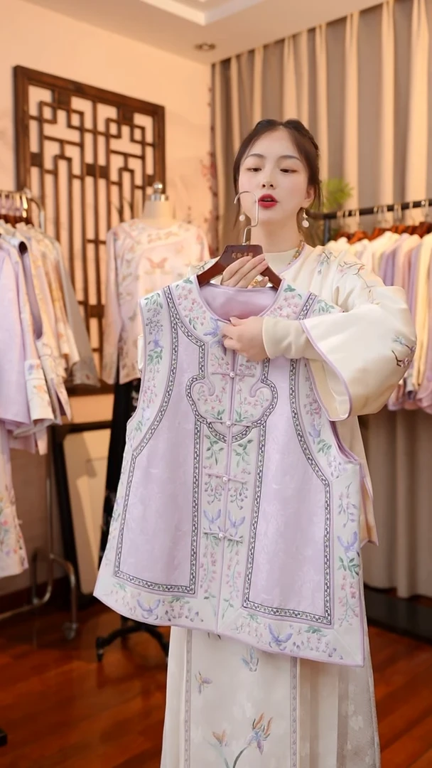刺绣真丝非遗服饰一物一件