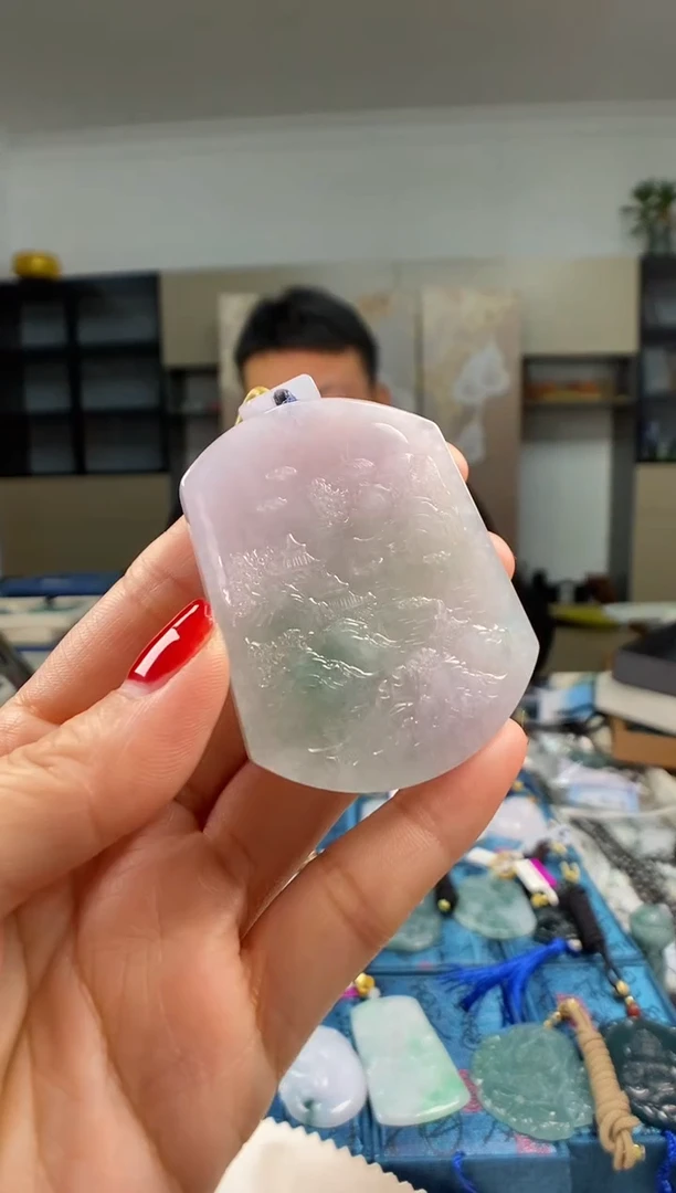 颈饰未镶嵌翡翠 多样性发其一