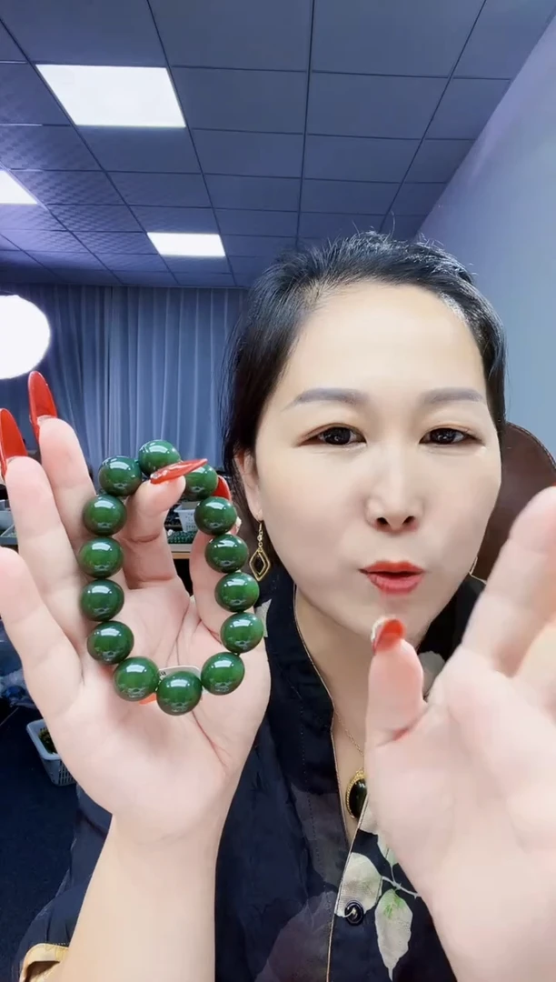 手串未镶嵌和田玉纯天然和田玉俄夹层牛油果绿16