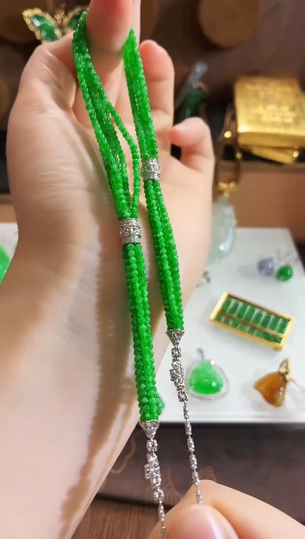 翡翠18K金镶嵌颈饰珠串