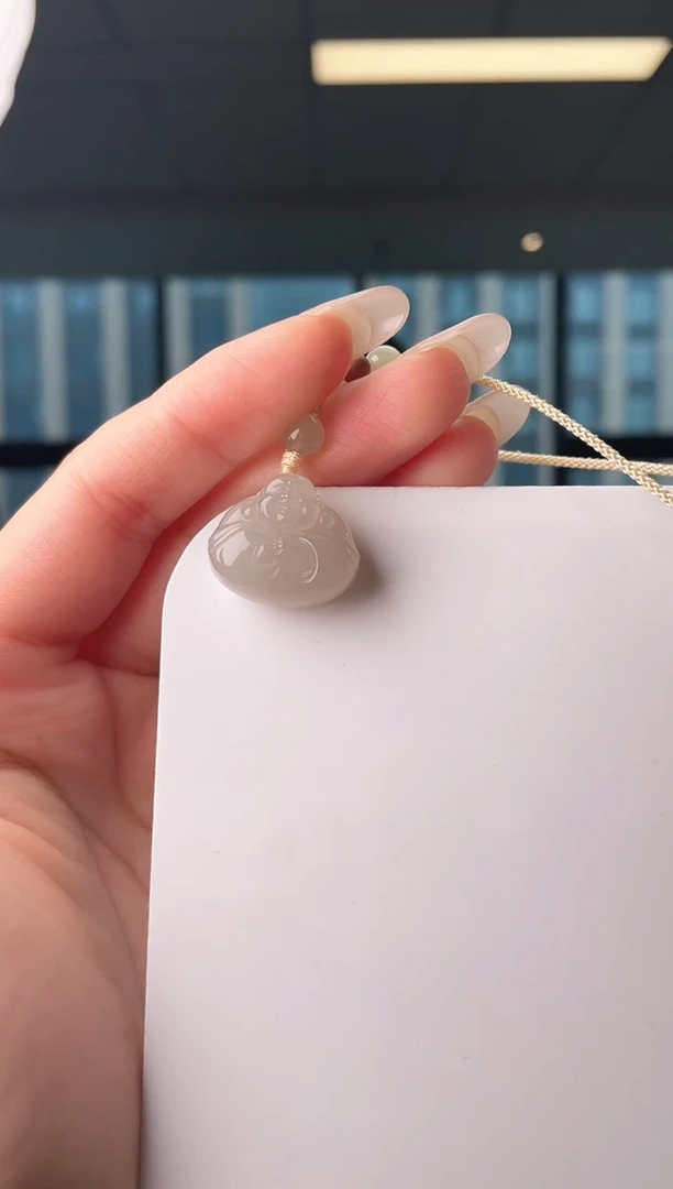 颈饰未镶嵌和田玉抱抱佛 无