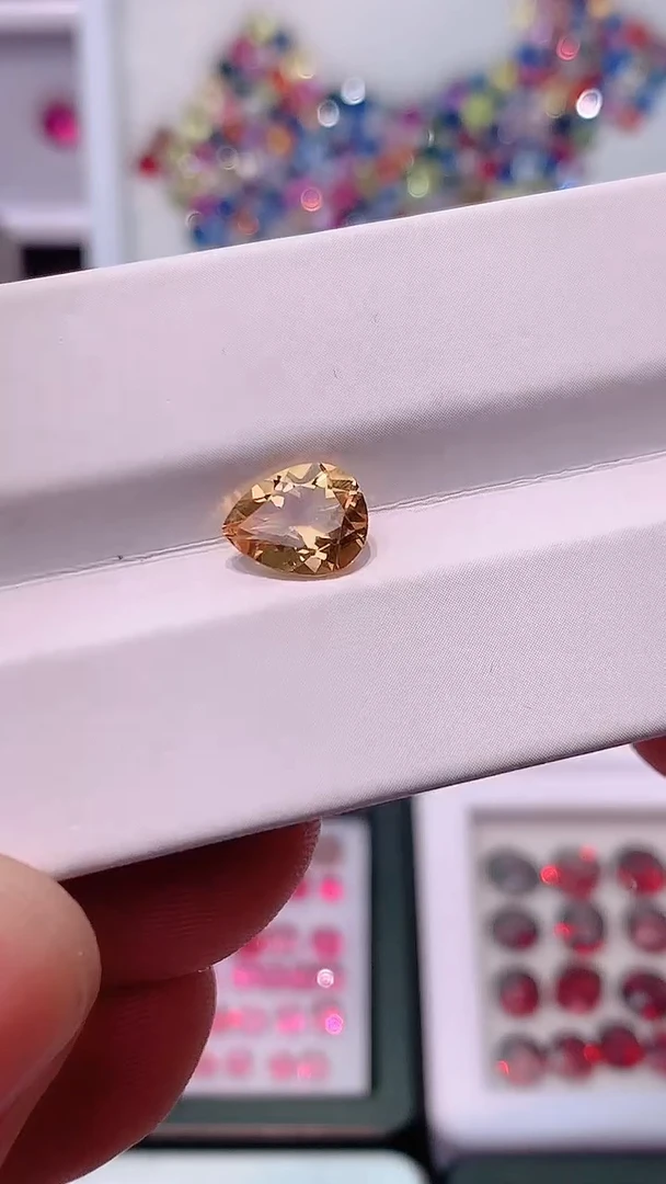 【闪购商品】黄晶裸石未镶嵌水滴福利