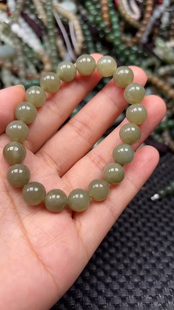 和田玉未镶嵌颈饰1