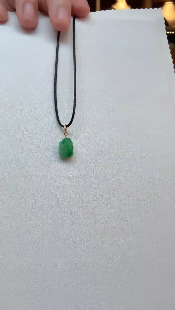 颈饰18K金镶嵌翡翠挂件