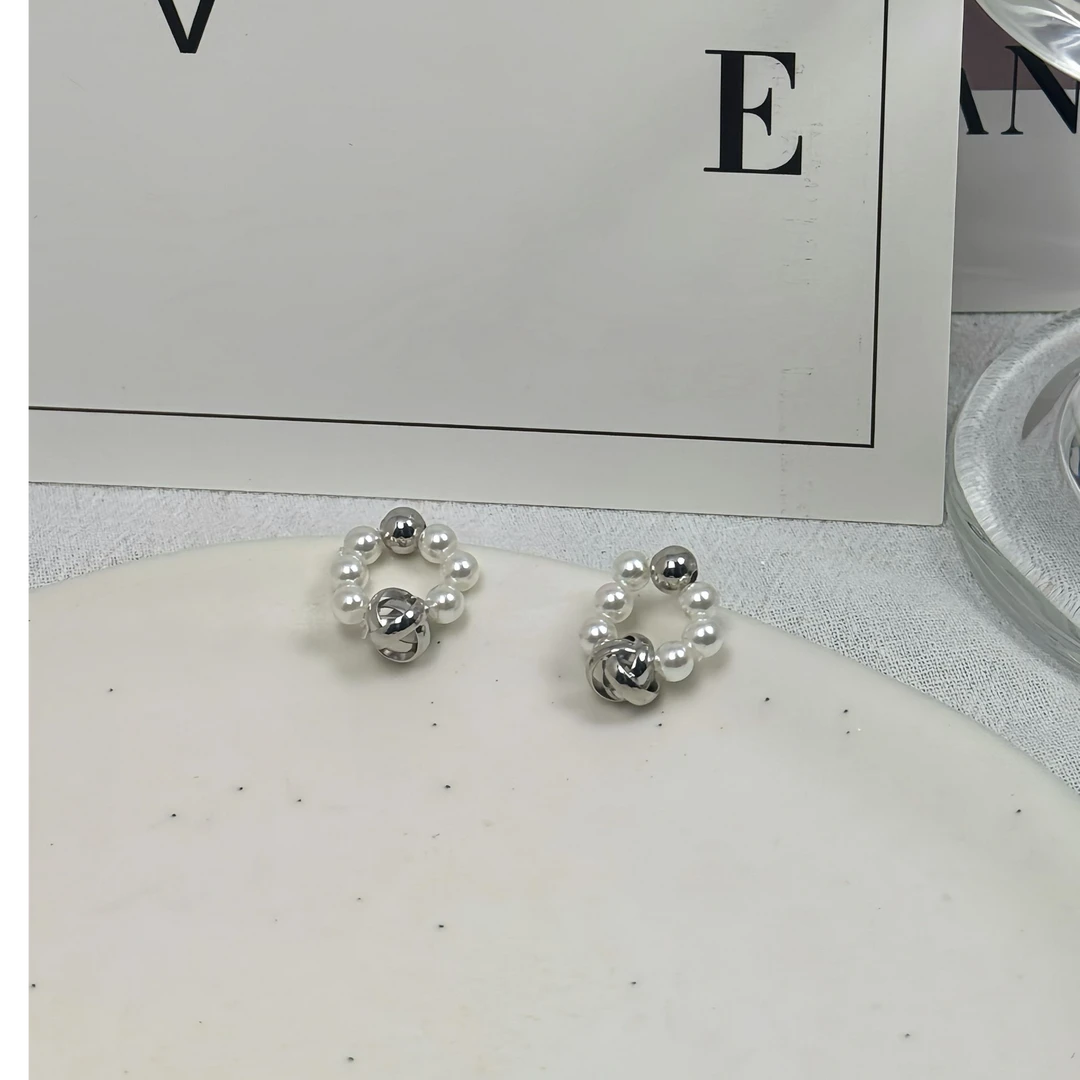 合金耳饰 法式复古珍珠花朵耳环小众设计感百搭简约韩版耳饰
