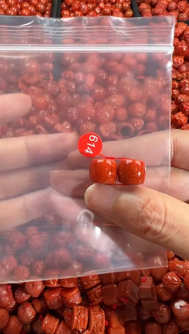 南红玛瑙未镶嵌颈饰1