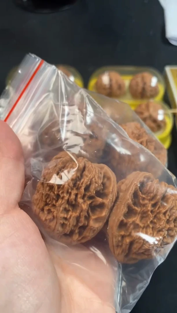 把件文玩核桃南疆石41尺随机发