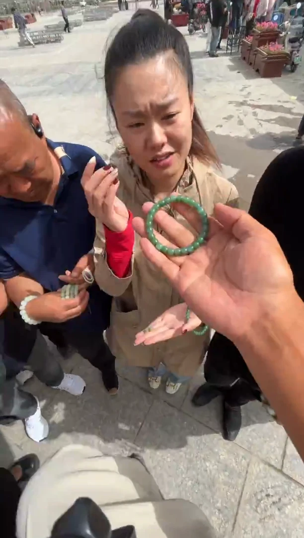 未镶嵌和田玉（糖玉）挂件和田玉