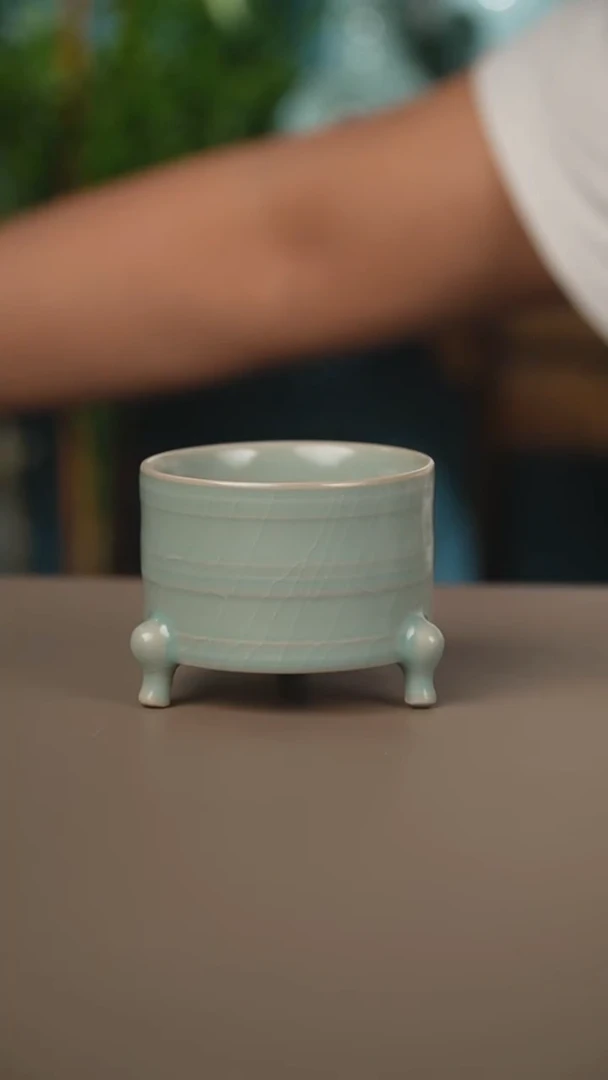 仿古三足杯微暇1