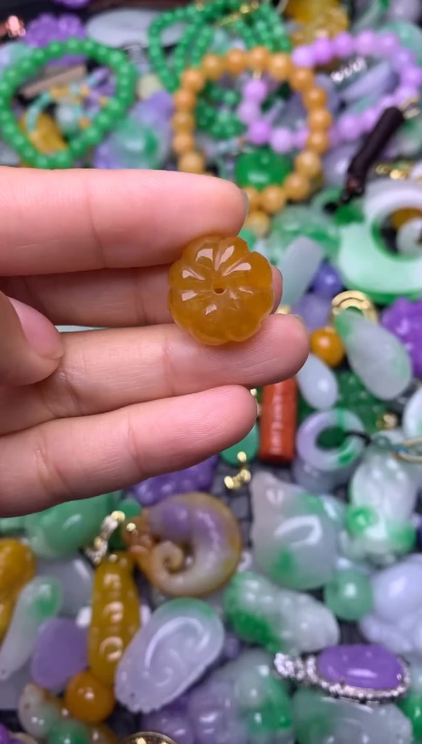 颈饰未镶嵌翡翠缅甸翡翠吊坠