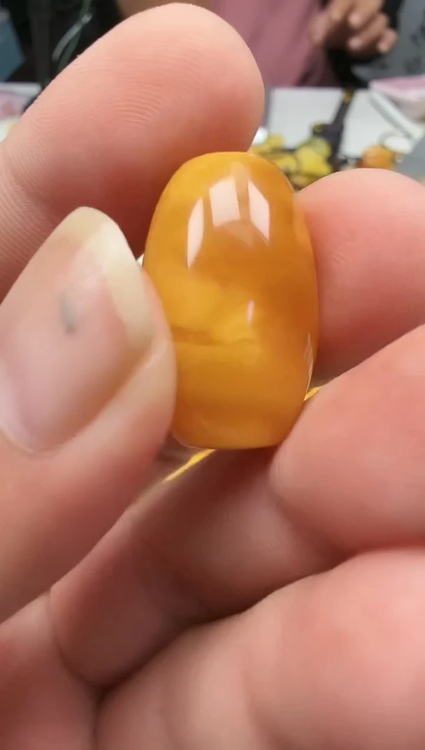 裸石琥珀未镶嵌如图