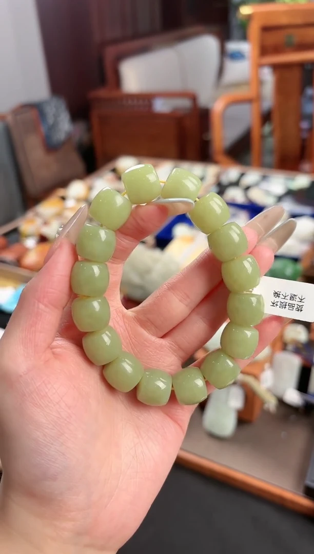 手串未镶嵌和田玉董小姐推荐 多样性发货 拍一发一