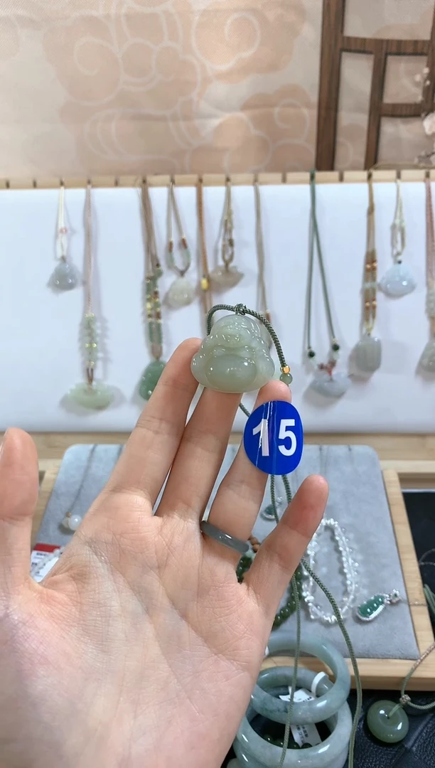 和田玉未镶嵌颈饰?*H佛公4