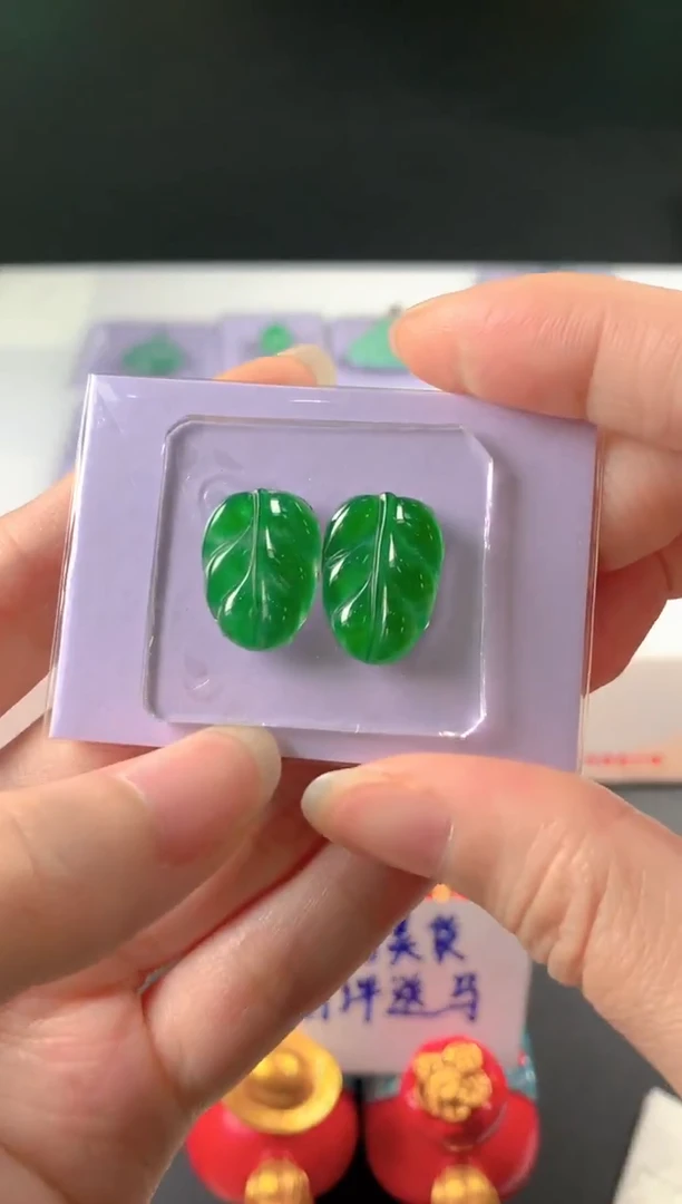 未镶嵌定制翡翠小****8裸玉（客户意向镶嵌）