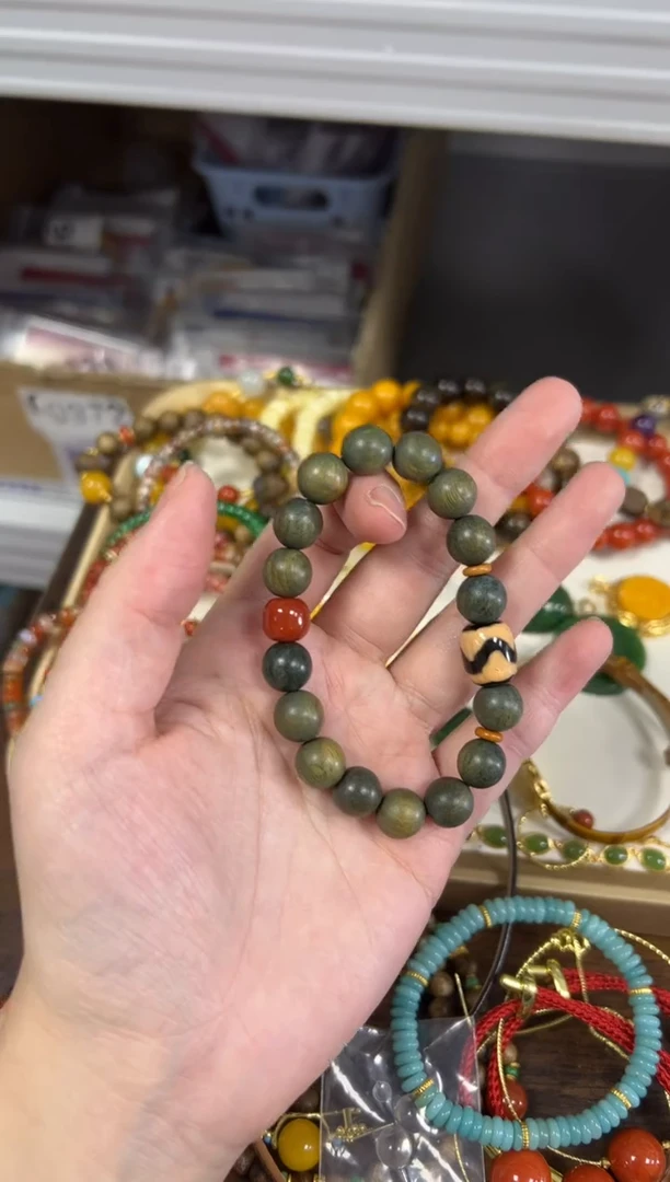 吊坠维腊木（绿檀）未镶嵌绿檀木虎牙玛瑙珠圆珠手串[03]