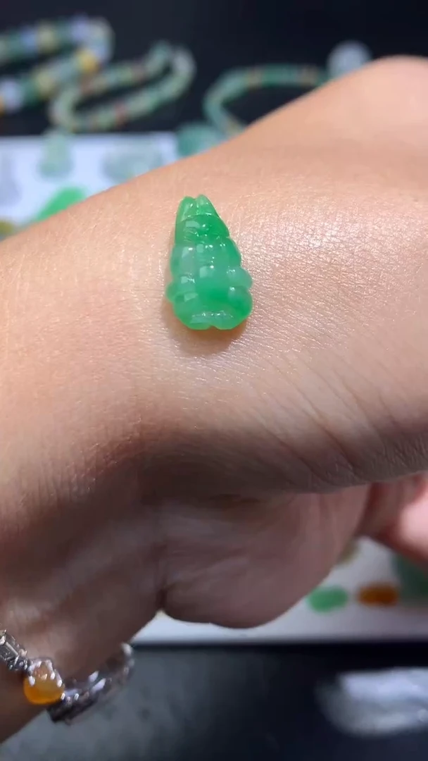 未镶嵌定制翡翠毛货