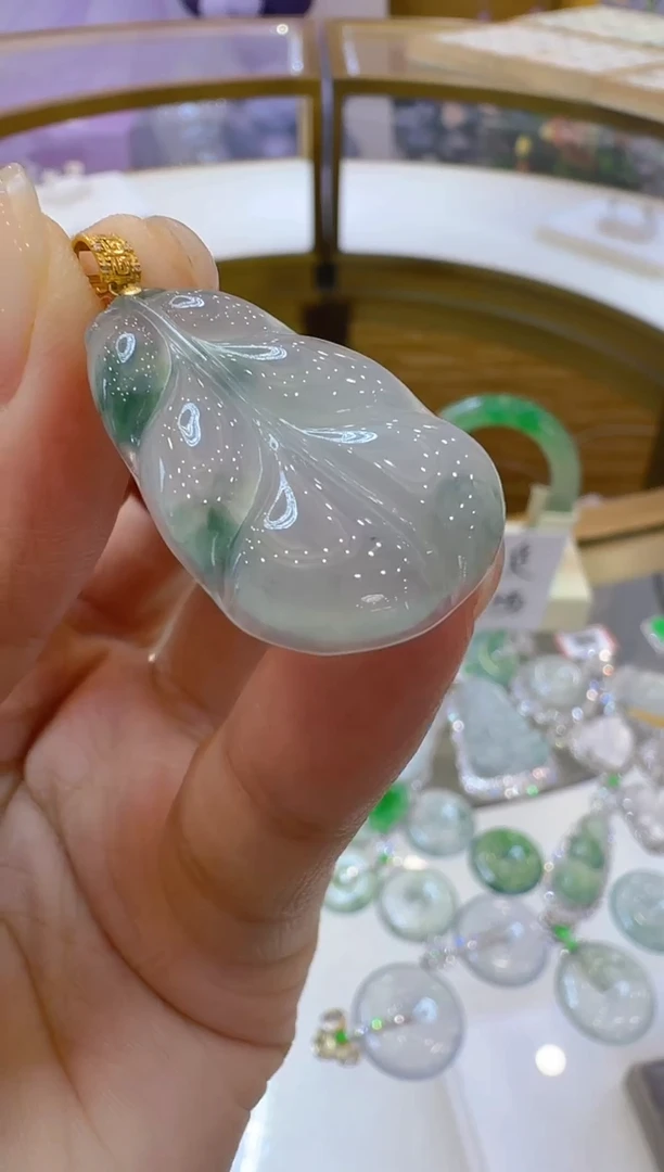 翡翠18K金镶嵌吊坠(不含链)多样性发货拍一发一
