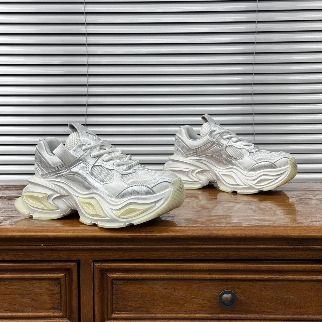 2025春季新款时尚百搭潮流轻奢高端网面休闲男鞋（标准码数）