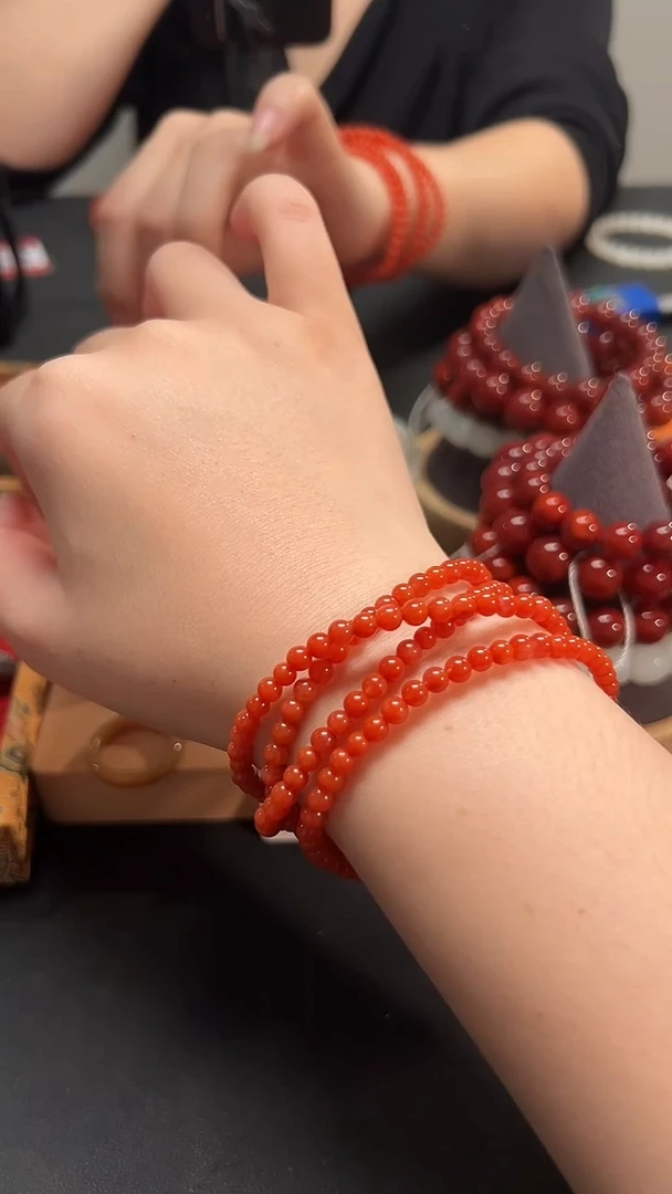 未镶嵌手串南红玛瑙四圈