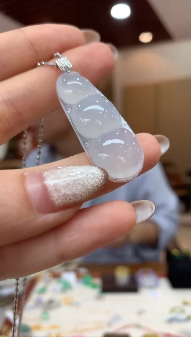 吊坠(不含链)18K金镶嵌翡翠豆子