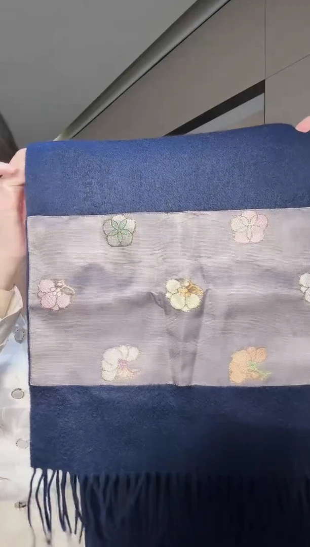 娜*酱竹韵 拼接刺绣羊绒围巾（石青色）