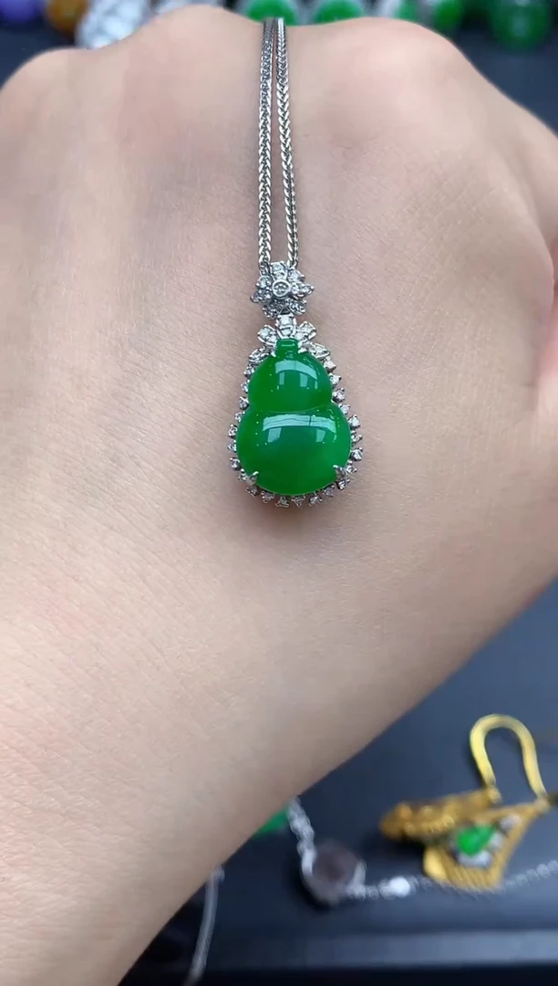 吊坠(不含链)18K金镶嵌翡翠587-春日珠宝