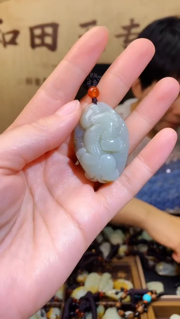 和田玉未镶嵌颈饰1