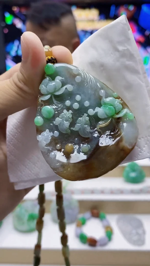 未镶嵌定制翡翠-毛货挂件 （赠珠链）19