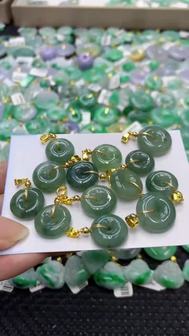 翡翠未镶嵌颈饰天然缅甸翡翠A货多样性发其一