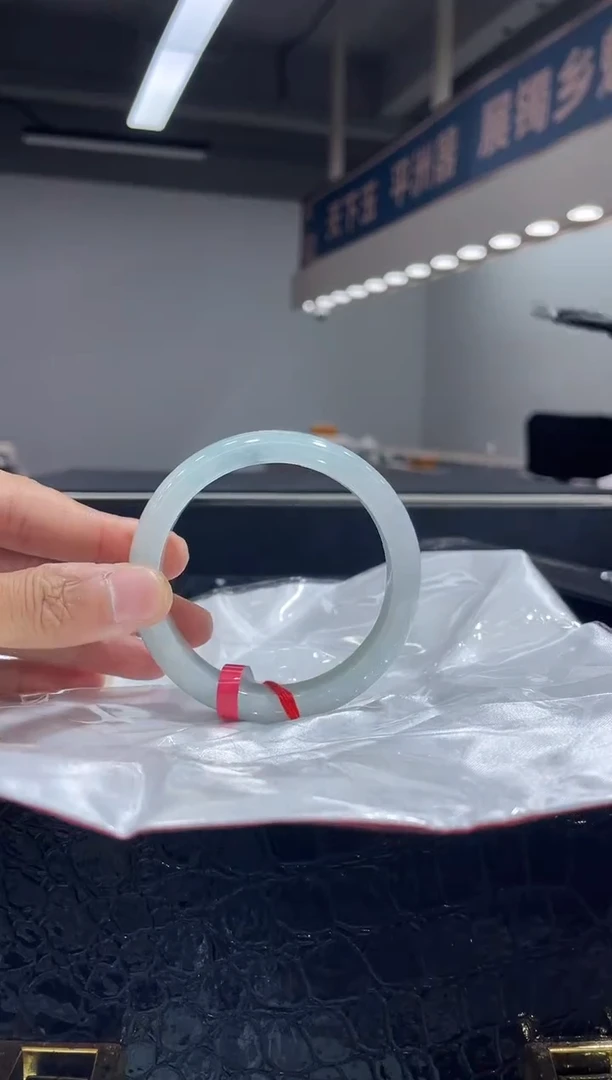 未镶嵌手镯（贵妃镯）翡翠12 5455