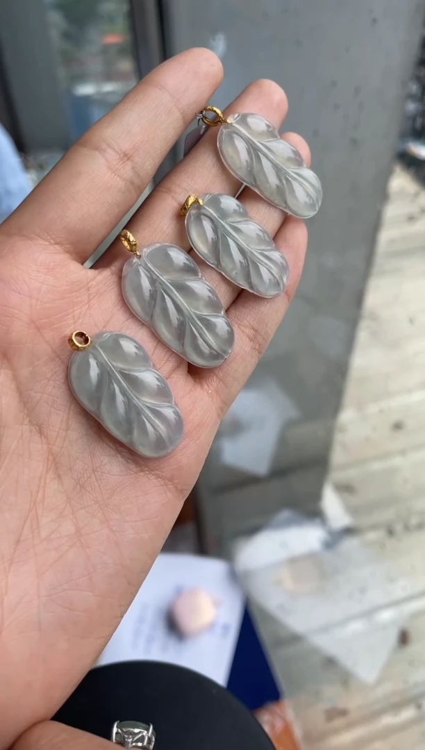 吊坠(不含链)18K金镶嵌翡翠天然缅甸A货翡翠多样性发其一