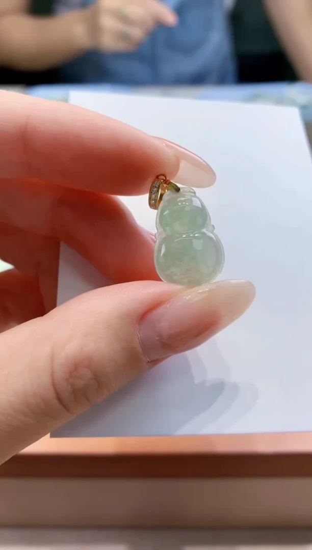 翡翠未镶嵌颈饰天然缅甸a货翡翠