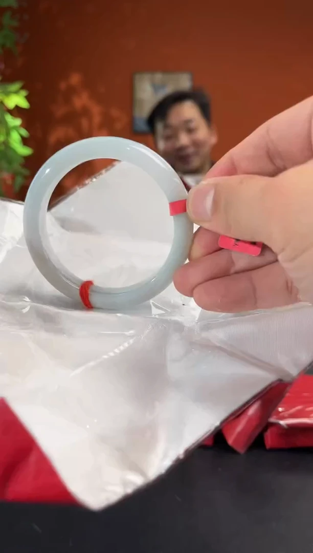 未镶嵌手镯翡翠翡翠手镯