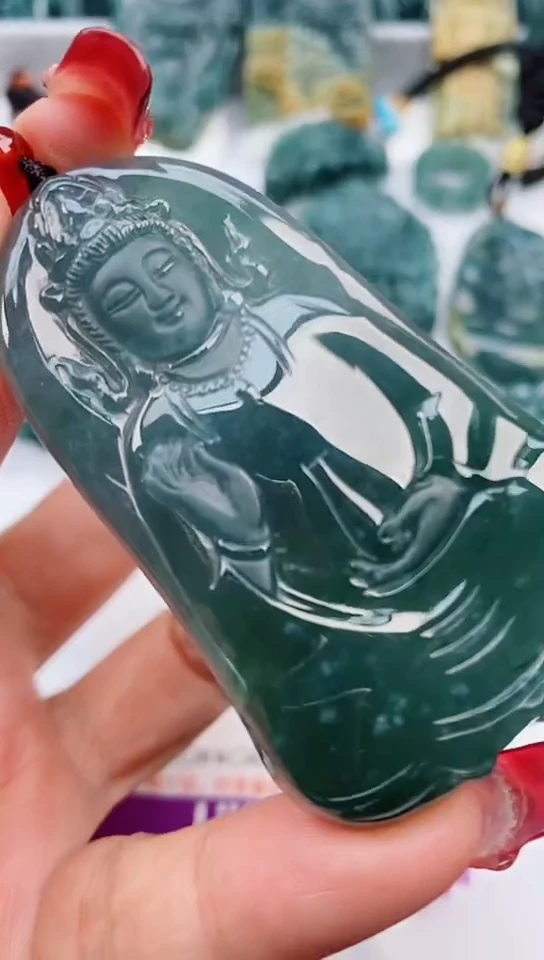 【闪购商品】翡翠颈饰未镶嵌             